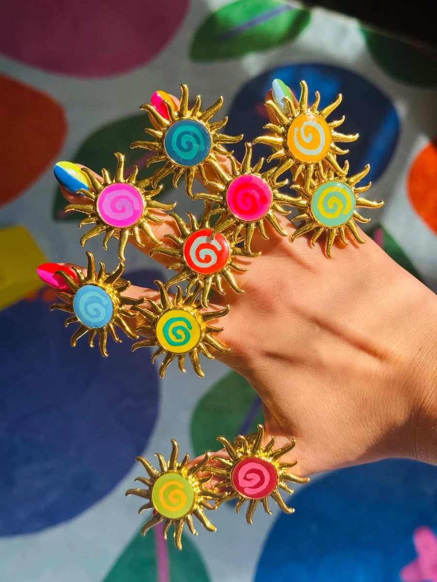 Delaney and Blu colorful rings